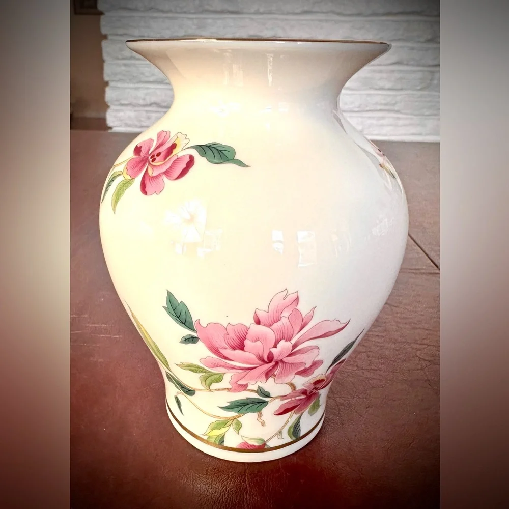 Lenox Barrington Collection Vase Cream&Pink Floral Design-discontinued-1988-1989